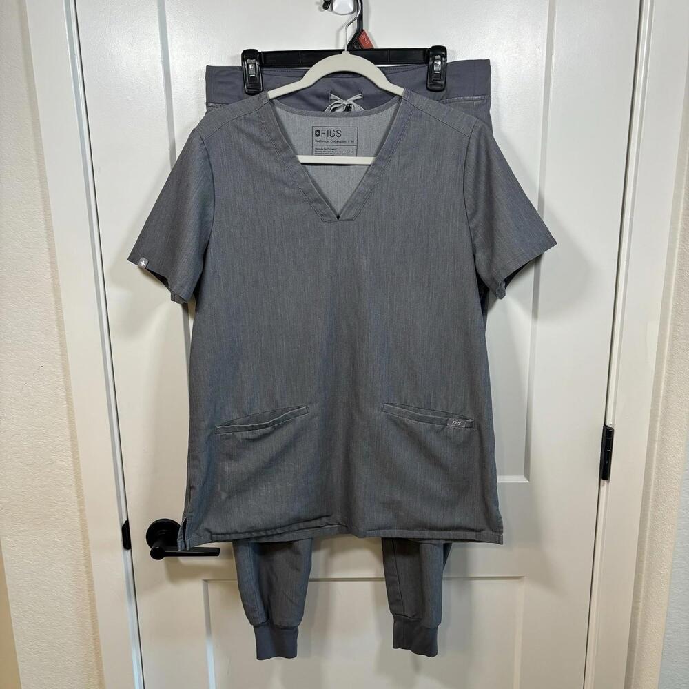 FIGS Women Size Medium Scrub Set 2 Piece Medical Nursing Grey Gray Technical